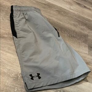 Under Armour Gray and Black Athletic Shorts Moisture-Wicking Performance